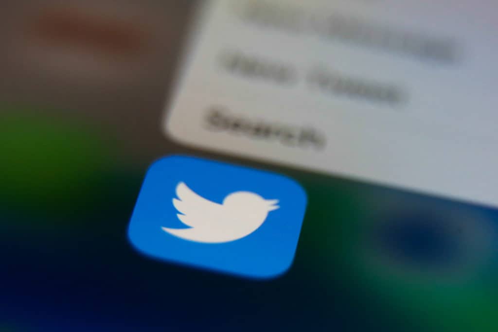 Twitter Subscription Model features: undo send button, badges, custom